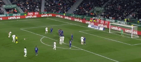 法国客场3-1逆转阿塞拜疆，马特塔、阿克利乌什破门，古斯托两助攻