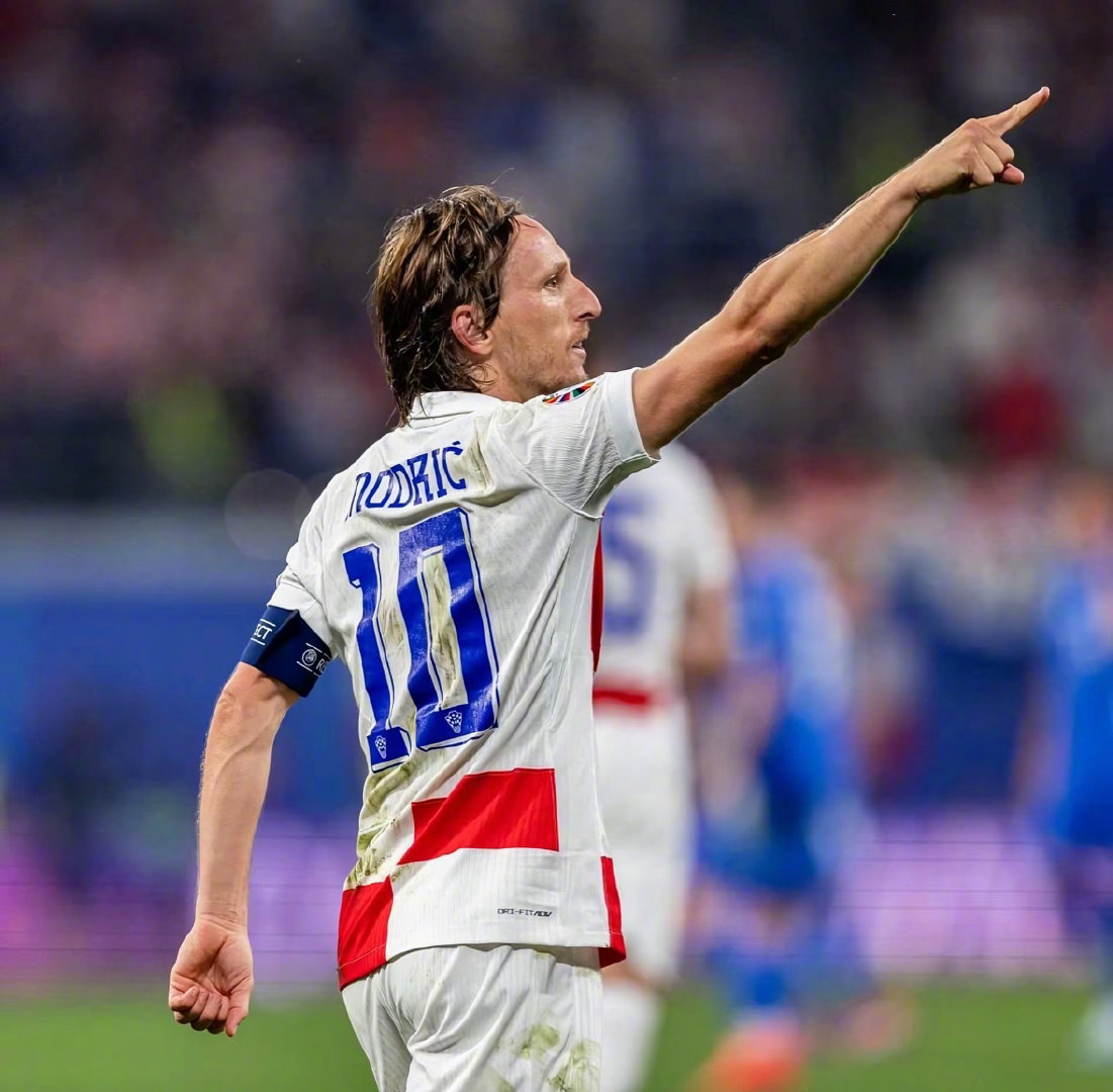 中超：北京国安客场2-1逆转上海申花