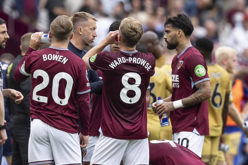 欧文突破防守助攻队友制胜