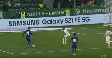 马塞洛儿子恩佐代表皇马在青年欧冠首秀，马塞洛在场边见证